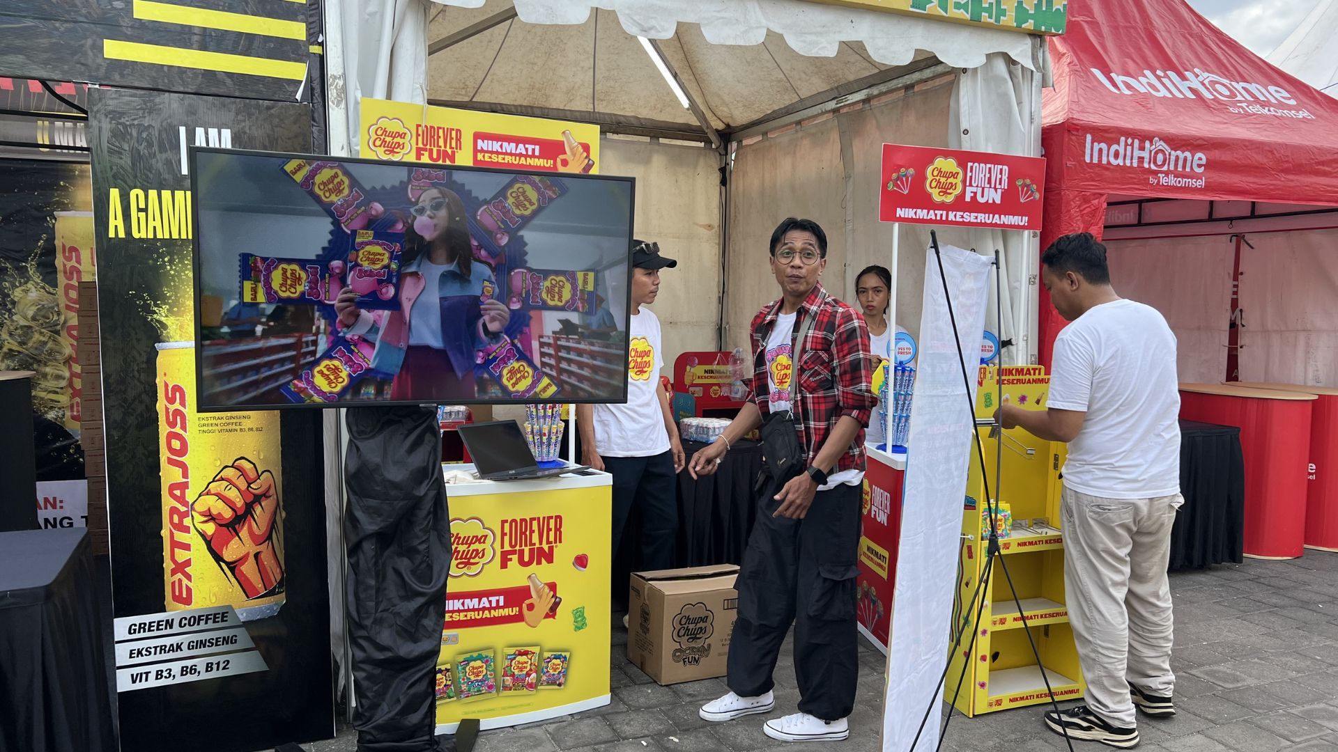 Rental TV Inc Standing Perfetti Van Melle