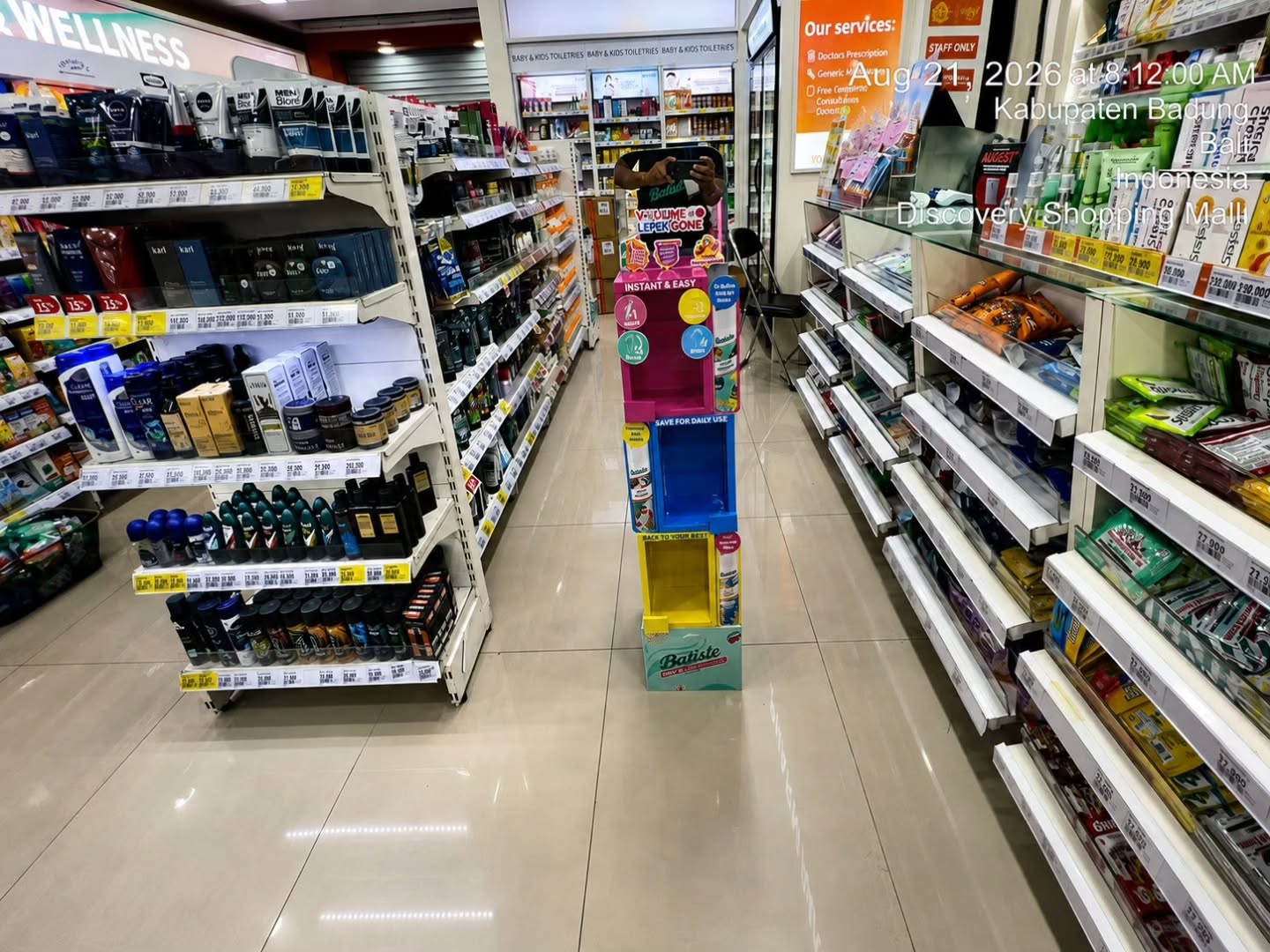 Standee Batiste Dry Shampoo 2026